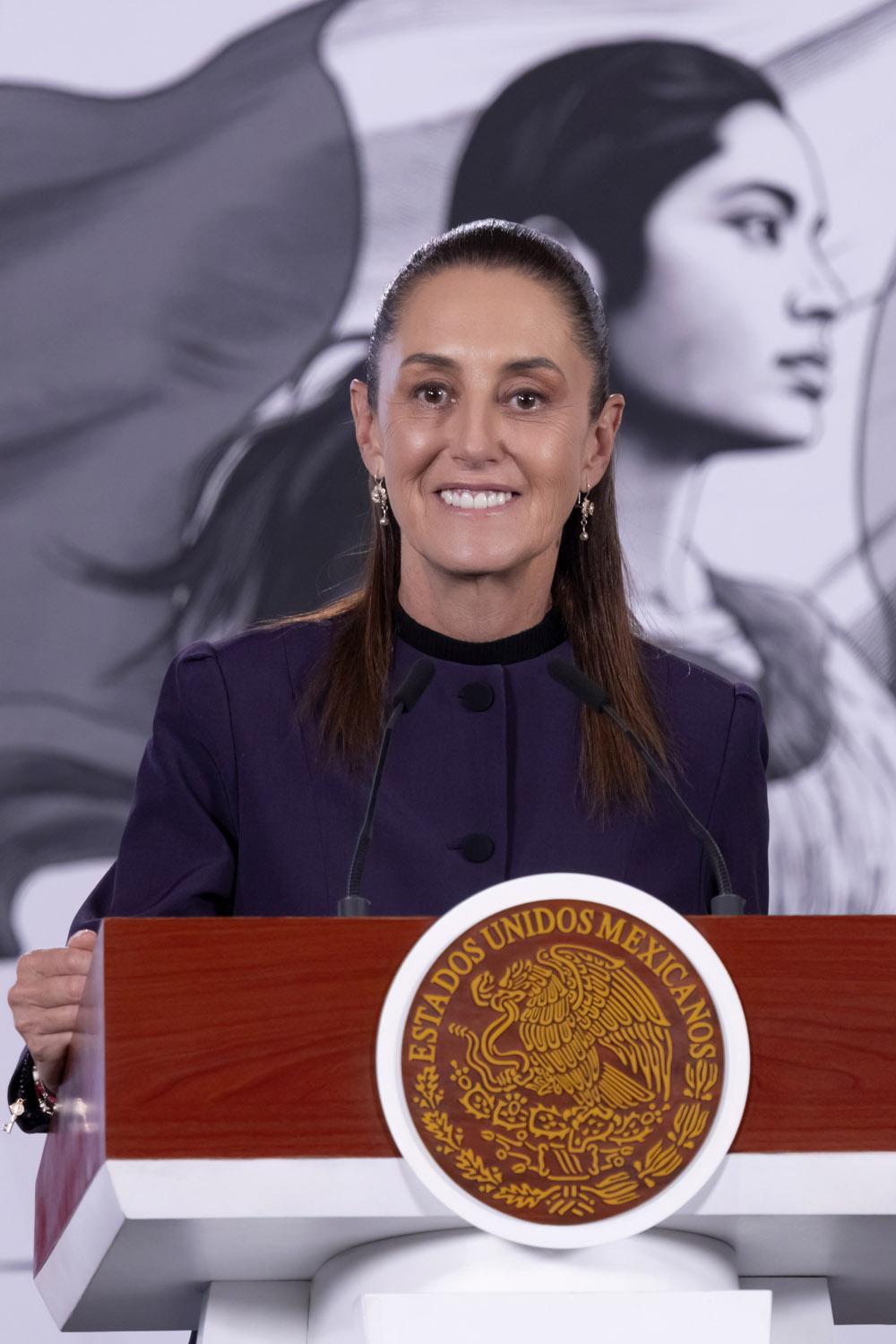2026-05-18-Conferencia-de-prensa-matutina-Palacio-Nacional-08-JCRM